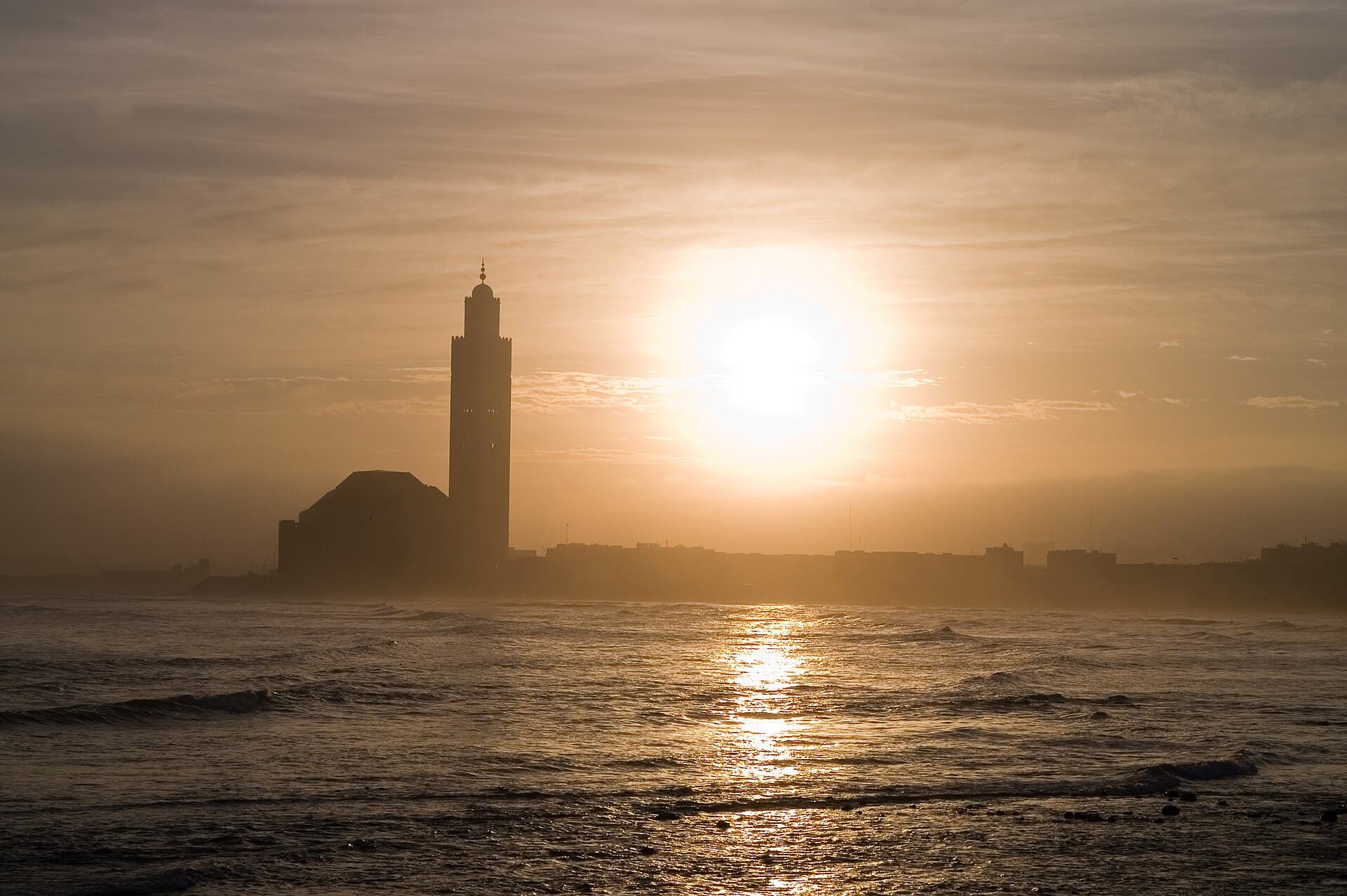 La mosquée Hassan II à Casablanca au soleil