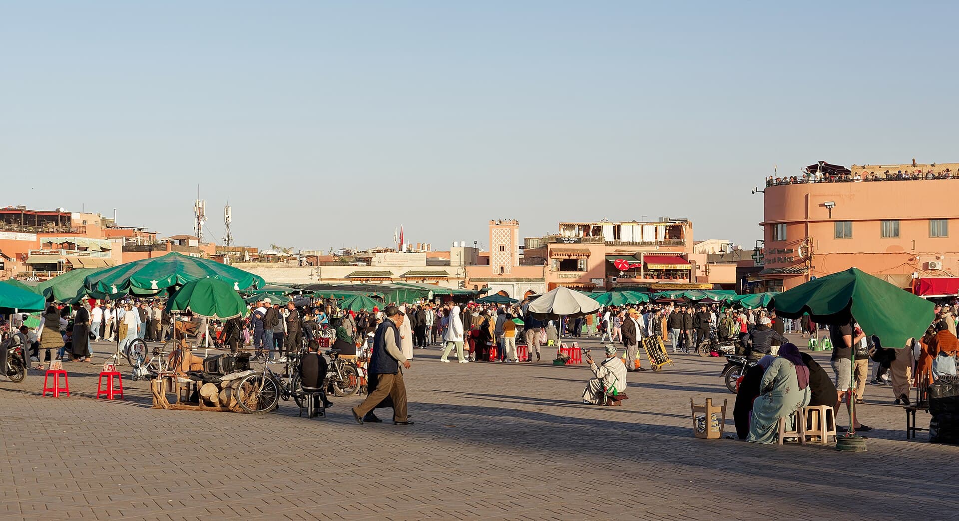 La place Jemaa el-Fna à Marrakech en fin de journée